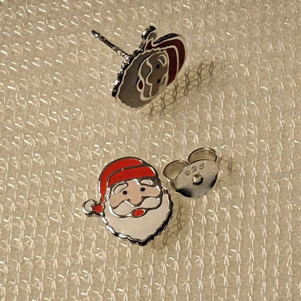 🎄 Sterling silver Santa earrings